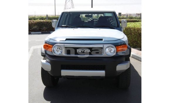 Acheter Import Voiture Toyota FJ Cruiser Bleu à Import - Dubai, Eua Acheter Import Voiture Toyota FJ Cruiser Bleu à Import - Dubai, Eua