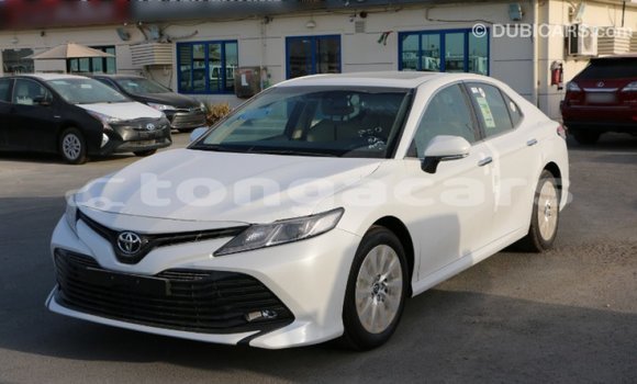 Acheter Import Voiture Toyota Camry Blanc à Import - Dubai, Eua Acheter Import Voiture Toyota Camry Blanc à Import - Dubai, Eua
