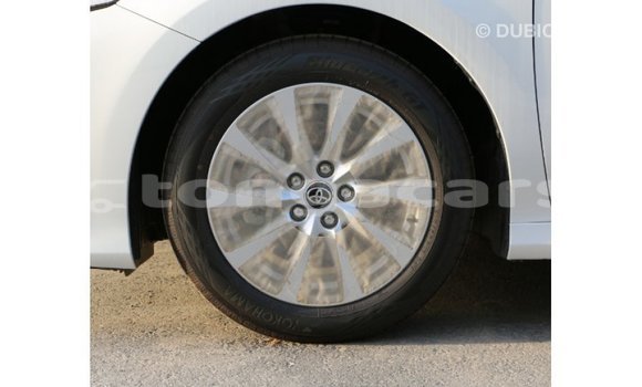Acheter Import Voiture Toyota Camry Blanc à Import - Dubai, Eua Acheter Import Voiture Toyota Camry Blanc à Import - Dubai, Eua